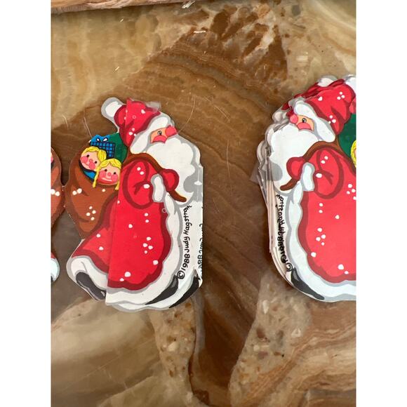 Santa with Bag of Toys Paper Garland: 1988 Judy Hagstrom - Picture 4 of 5